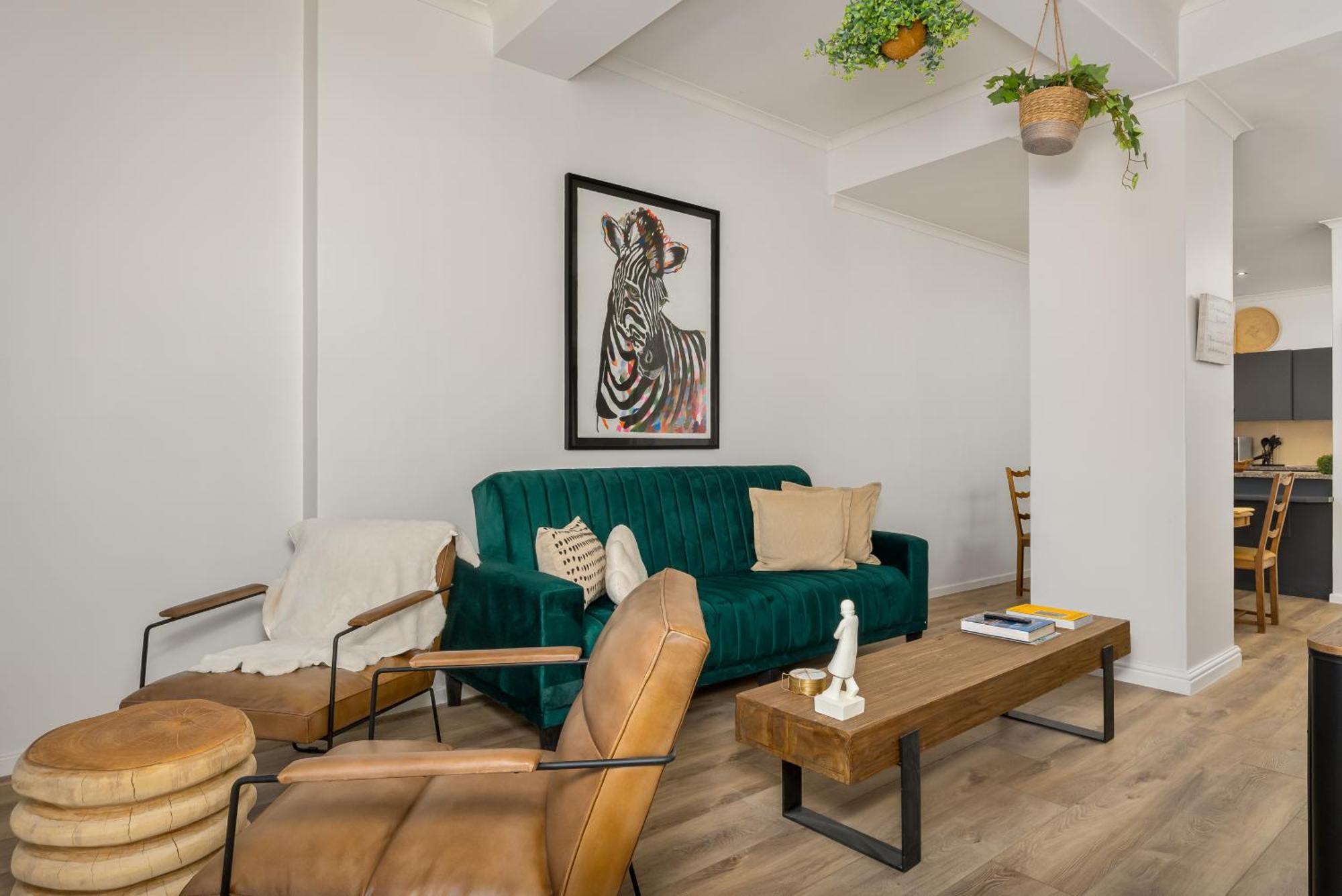 Hip Hop Plaza 205 Apartment